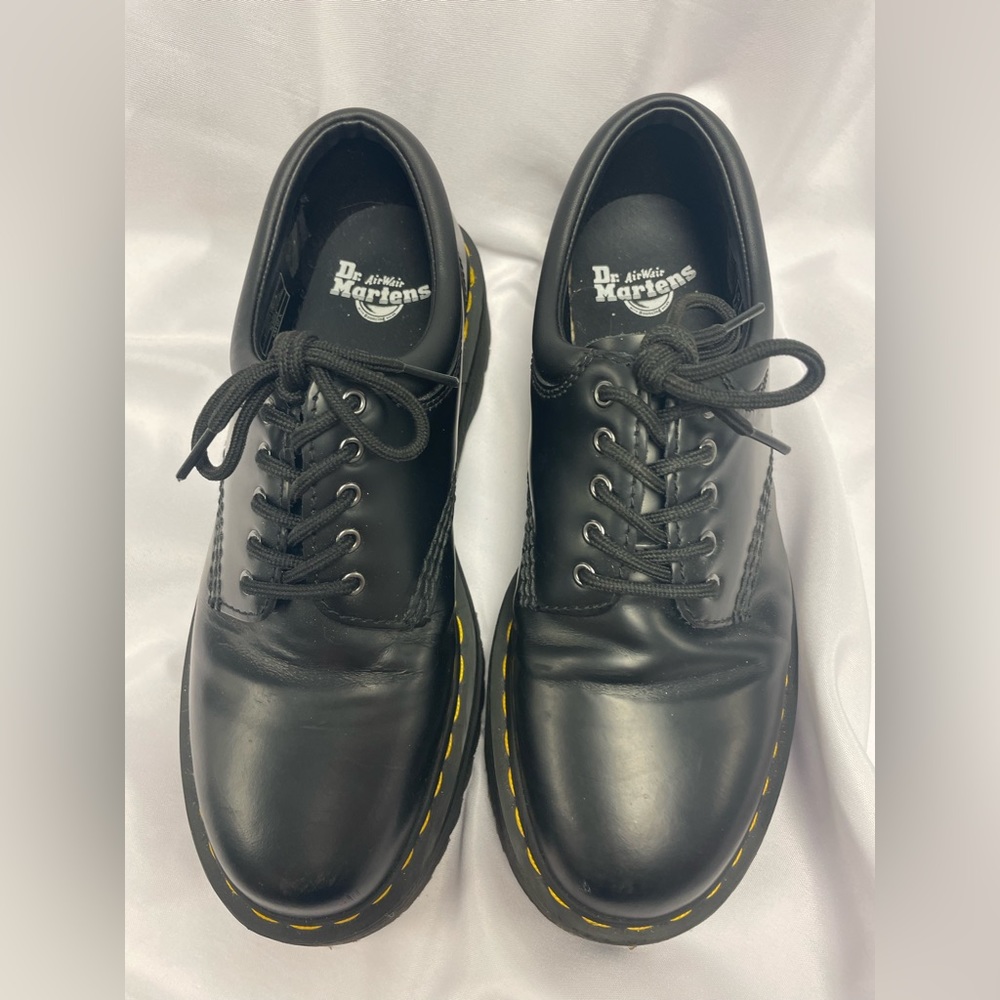 Doc Marten 8053 low top platforms